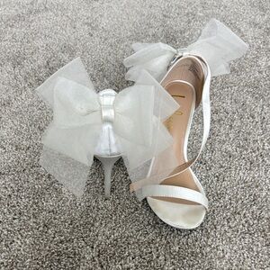 Lulu's White Bow Heels